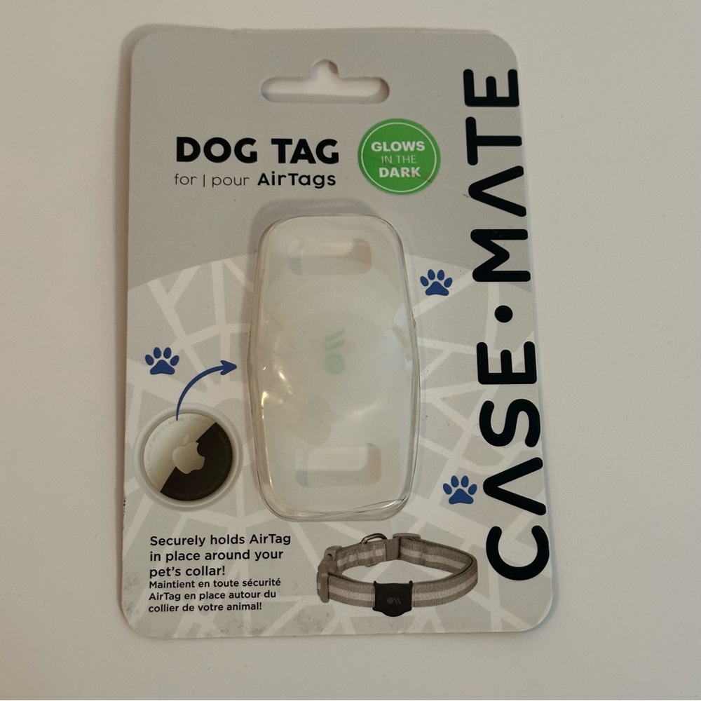 Case-Mate Dog Tag Holder for AirTag For Dogs Or Cats White Glow In The Dark NEW